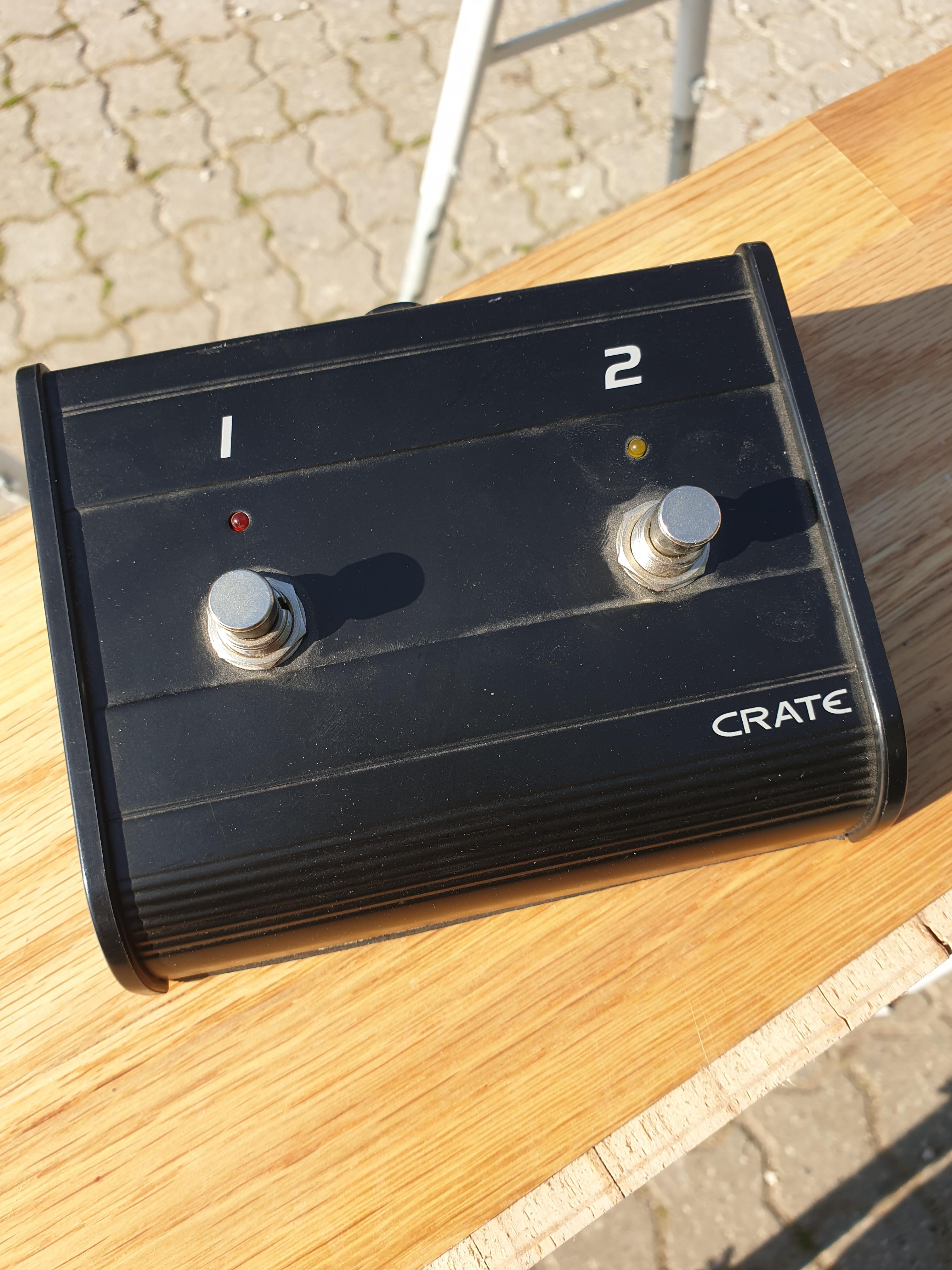 CRATE Dobbelt fodkontakt - BRUGT